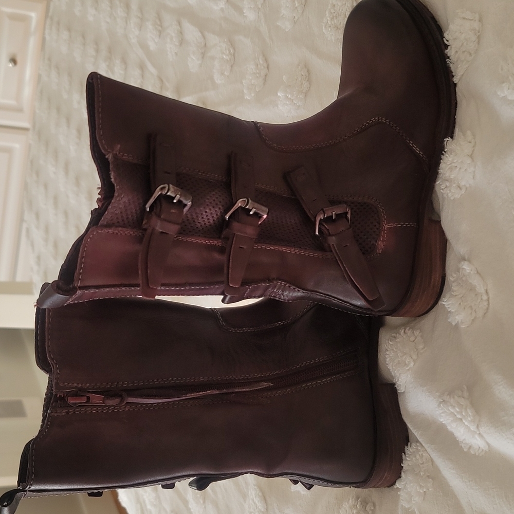 Vintage Foundry Sydney  Moto boots.  Size 6.5 Aged burgundy color.